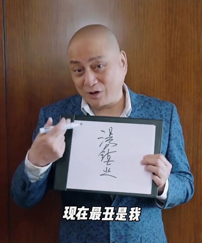 健身明星男发型图片_50岁健身的男明星_盘点那些健身明星
