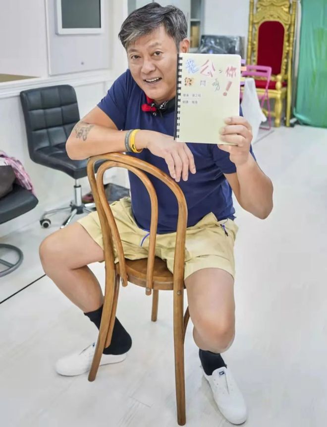 盘点那些健身明星_50岁健身的男明星_健身明星男发型图片