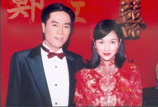 盘点那些健身明星_健身明星男发型图片_50岁健身的男明星