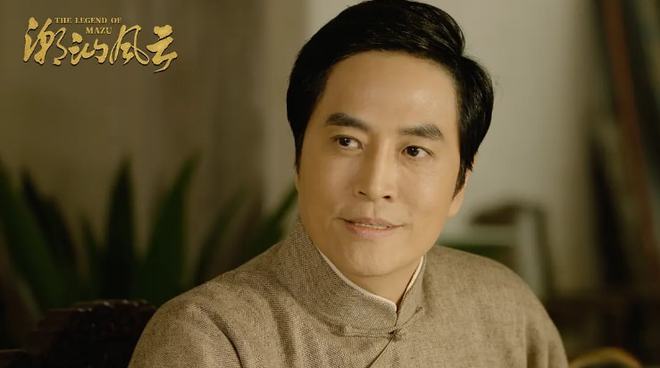 50岁健身的男明星_盘点那些健身明星_健身明星男发型图片