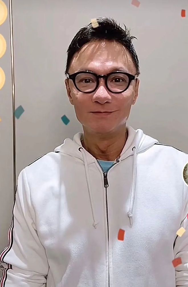 盘点那些健身明星_50岁健身的男明星_健身明星男发型图片