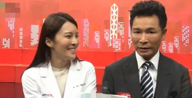 50岁健身的男明星_盘点那些健身明星_健身明星男发型图片