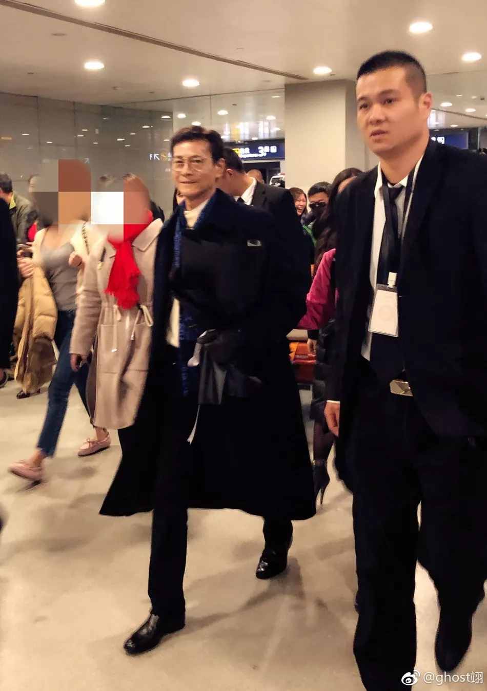 健身明星男图片_50岁健身的男明星_健身明星男发型图片