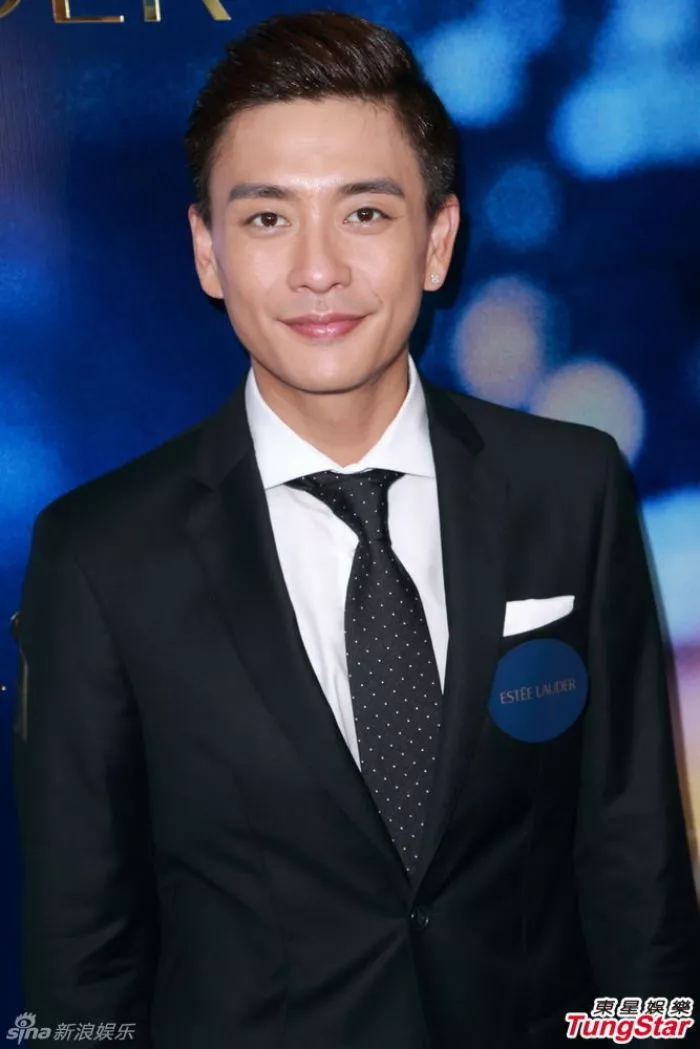 健身明星男发型图片_健身明星男图片_50岁健身的男明星