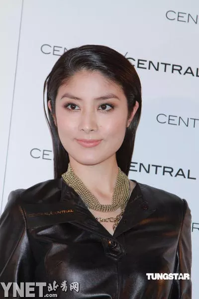 健身明星男发型图片_50岁健身的男明星_健身明星男图片