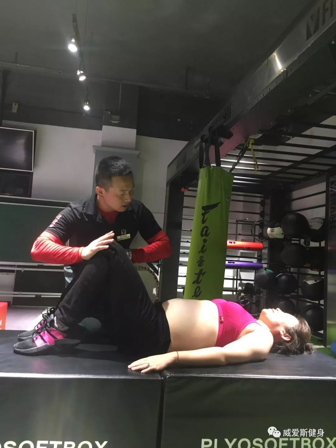 娱乐圈健身最好的男明星_燃脂健身男明星_健身明星男燃脂图片