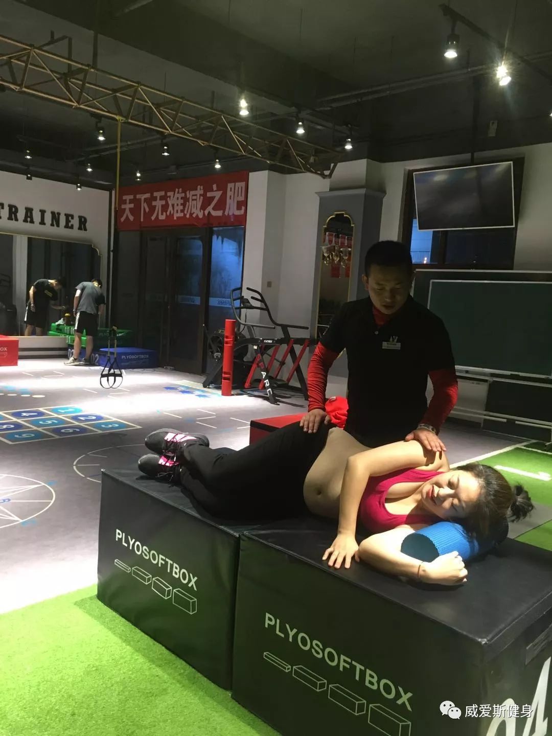 娱乐圈健身最好的男明星_健身明星男燃脂图片_燃脂健身男明星