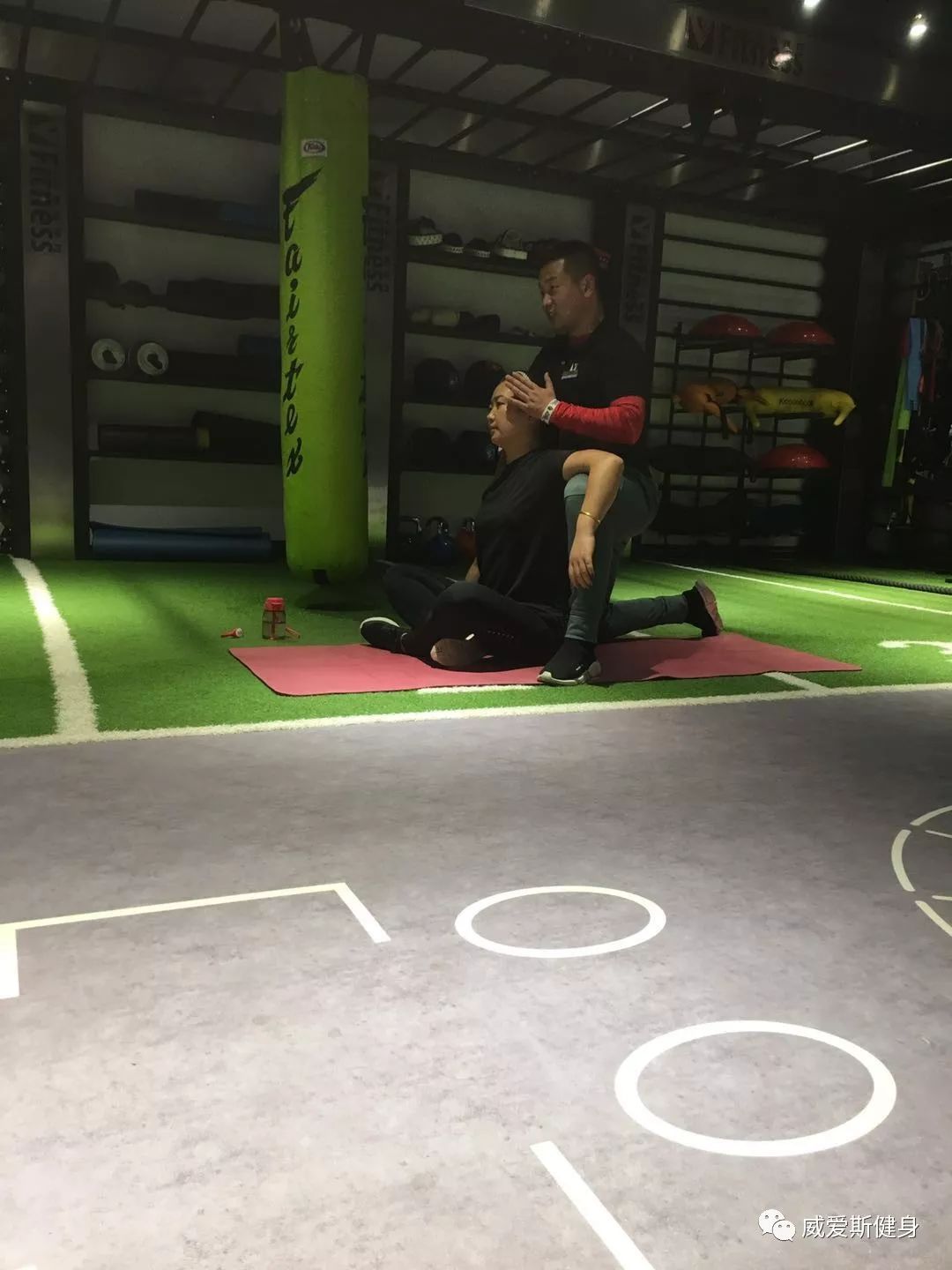 健身明星男燃脂图片_娱乐圈健身最好的男明星_燃脂健身男明星