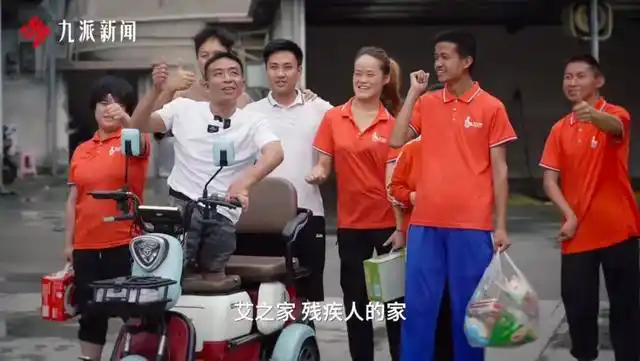 老外洗车创业故事_国外洗车牛人_老外洗车视频