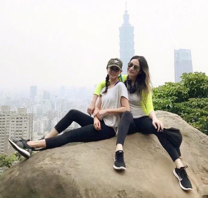 娱乐圈健身女明星_健身的明星女_女明星都会健身吗