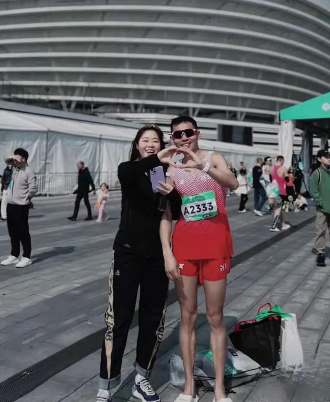马拉松比赛运动员_马拉松跑步运动员_马拉松 运动员