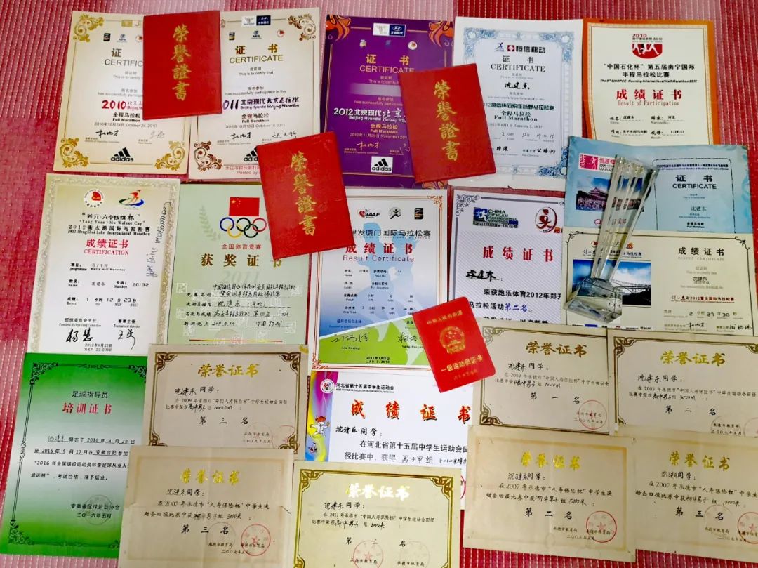 马拉松人员_马拉松 运动员_马拉松比赛运动员