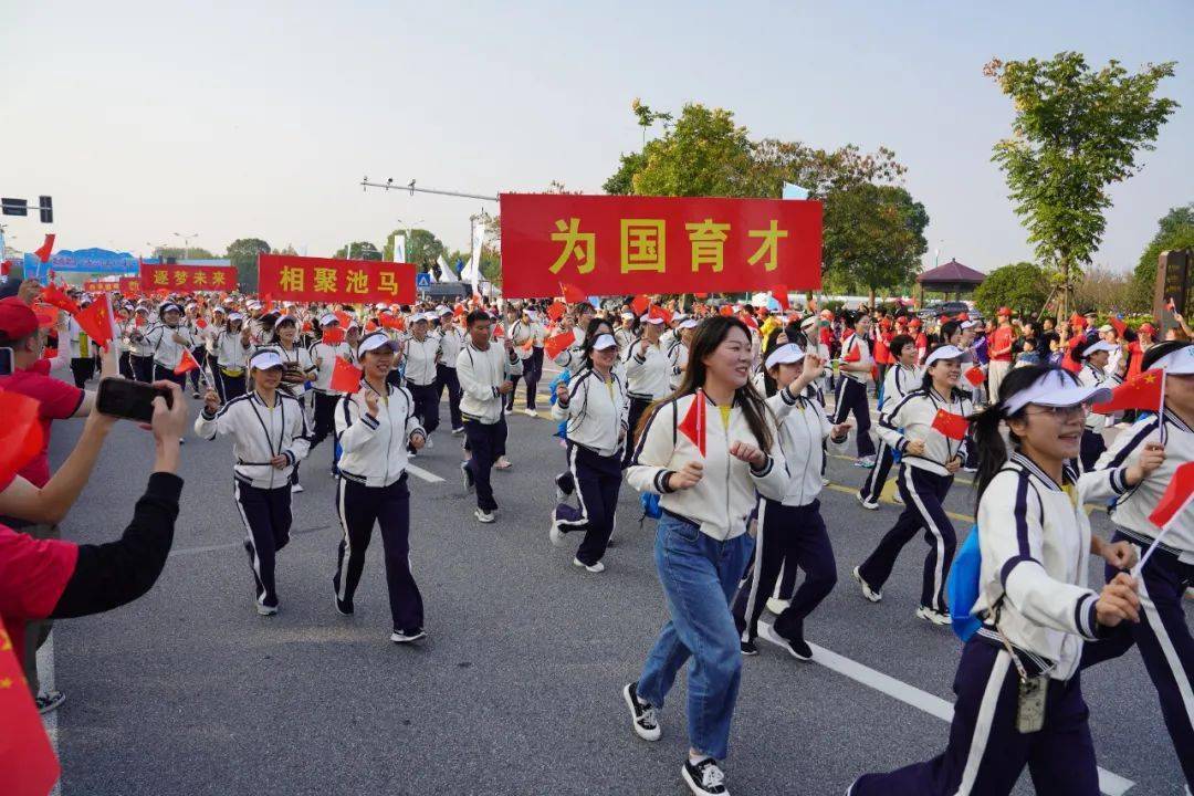 马拉松池州第一名奖金多少钱_马拉松池州路线_马拉松池州